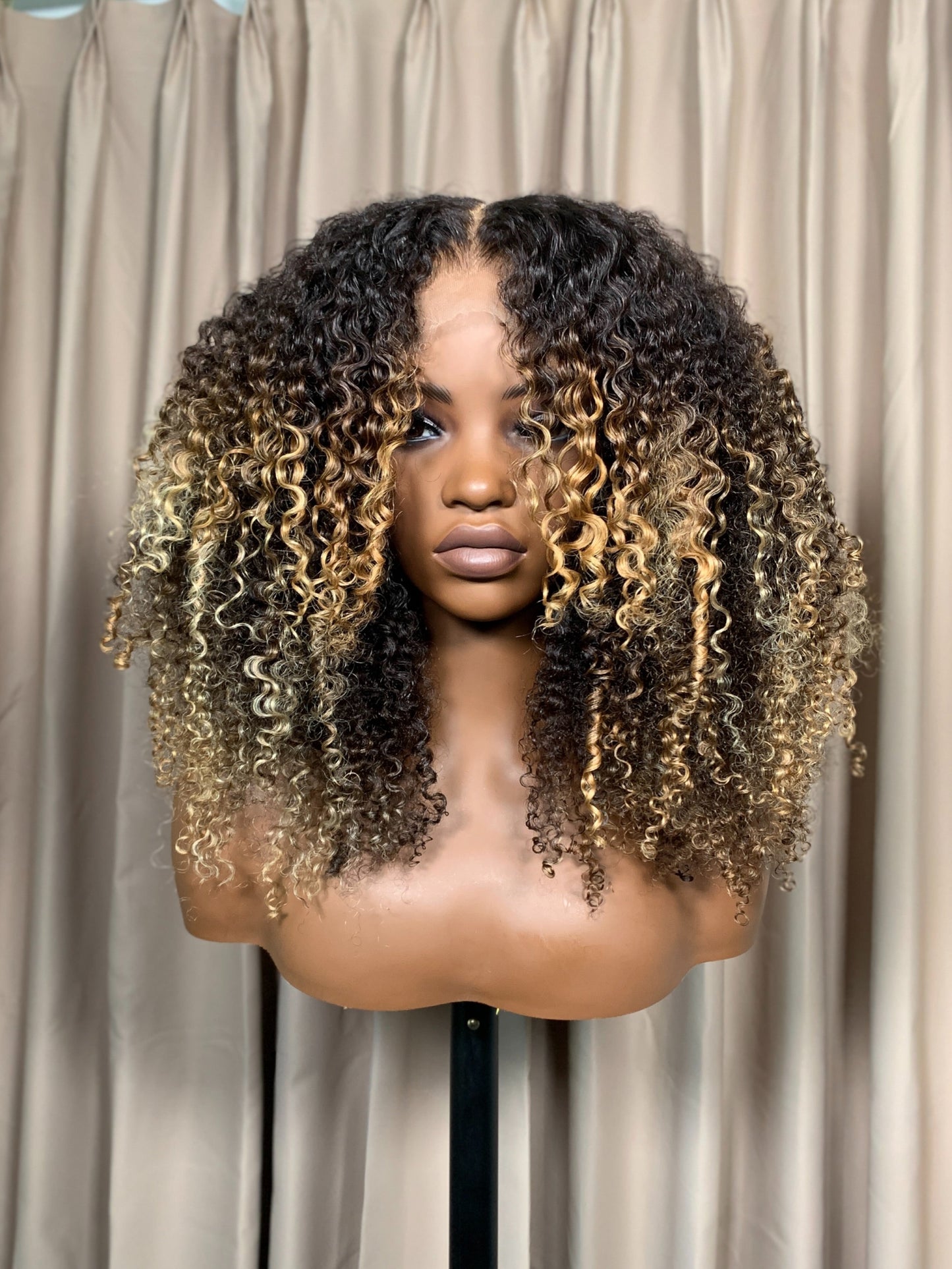 Honey- Coily Curly Texture