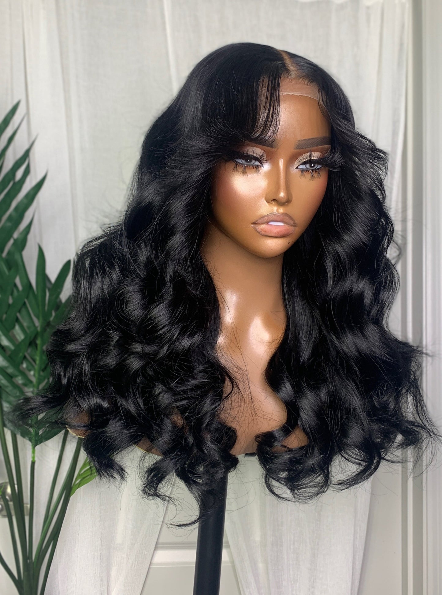 Belle (Jet Black)