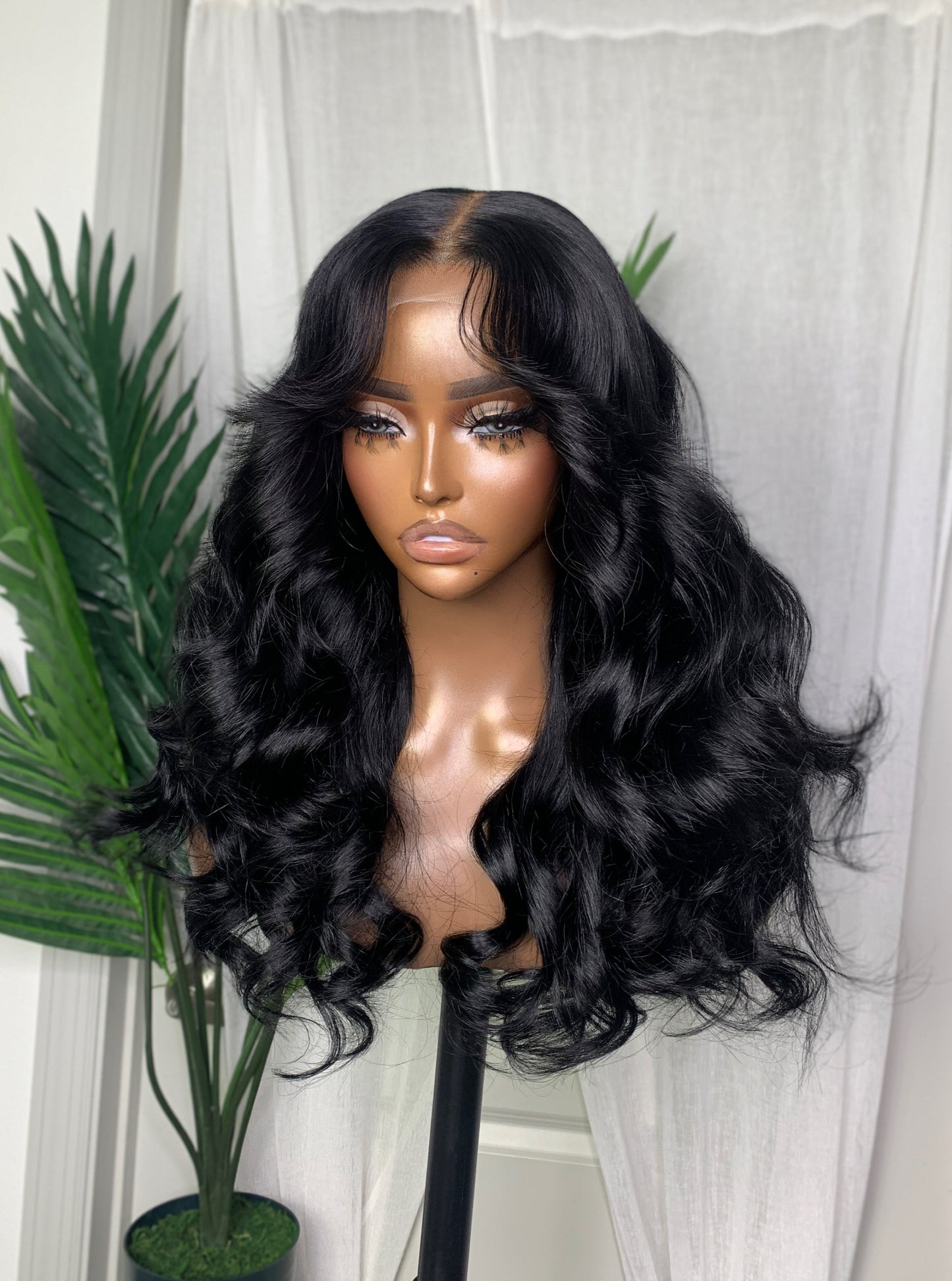 Belle (Jet Black)